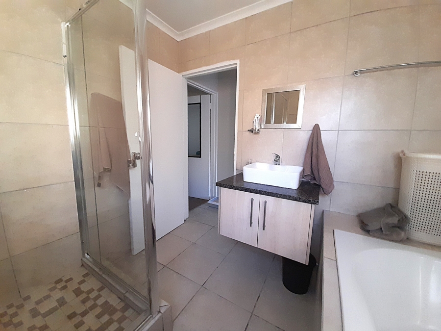 2 Bedroom Property for Sale in Sonstraal Heights Western Cape